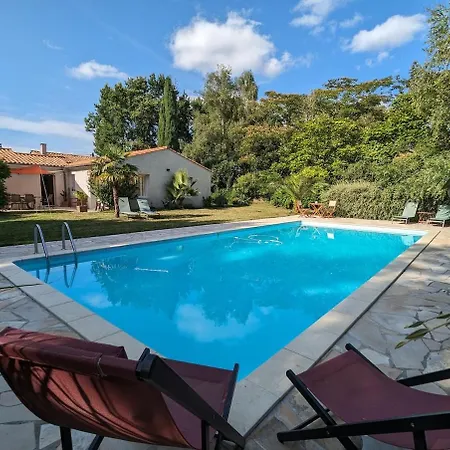 Villa Avec Piscine Et Terrain De Tennis