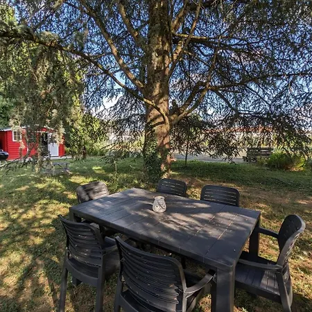 Avec Piscine Et Terrain De Tennis Villa Saintes