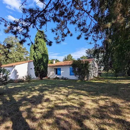 Villa Avec Piscine Et Terrain De Tennis