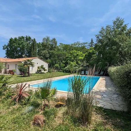 Avec Piscine Et Terrain De Tennis